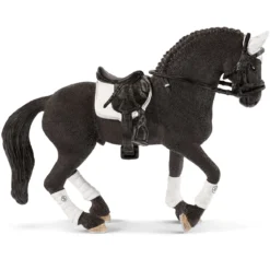 Etalon Frison concours équestre